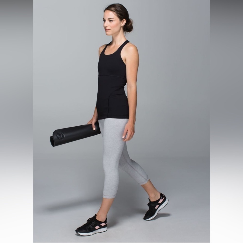 Lululemon Power Up Tank
Black workout gym built in bra sz 6